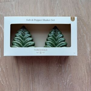 NWT Threshold Green Leaf Salt & Pepper Shaker Set